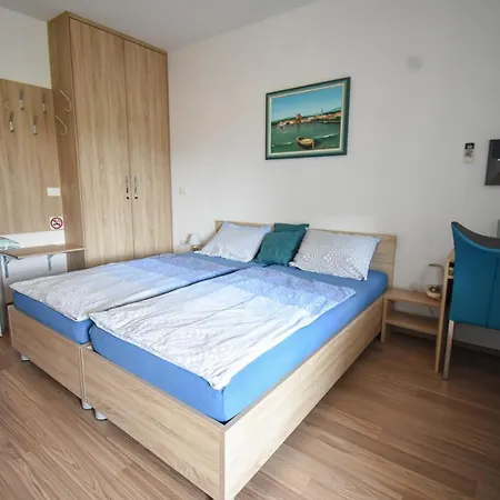 Apartmaji Sobe Zvezda Pobegi Exterior foto