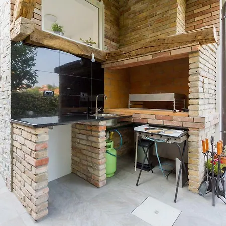 Apartmaji Sobe Zvezda Pobegi Exterior foto