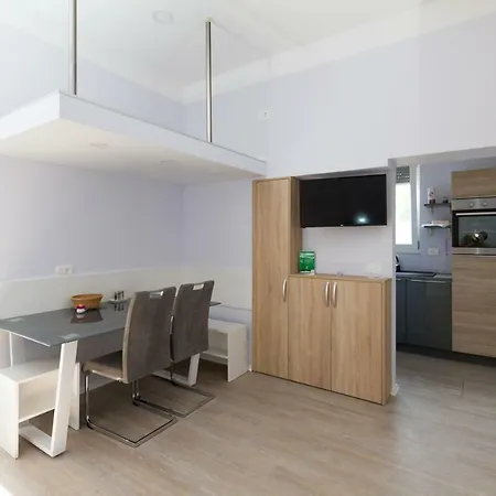 Apartmaji Sobe Zvezda Pobegi Exterior foto