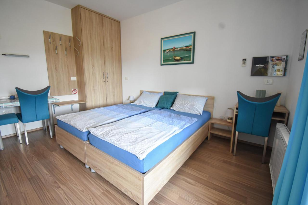 Apartmaji Sobe Zvezda Apartment Pobegi