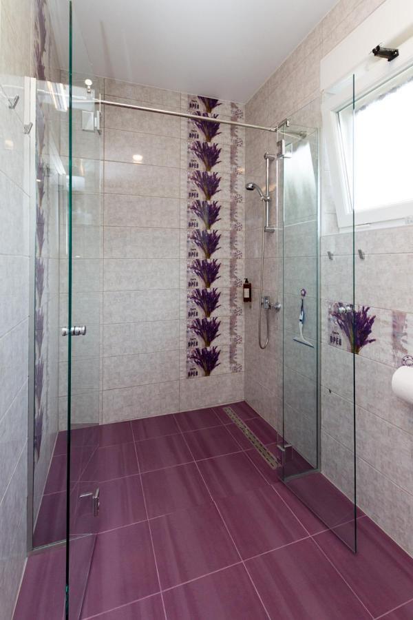 Apartment Apartmaji Sobe Zvezda Pobegi