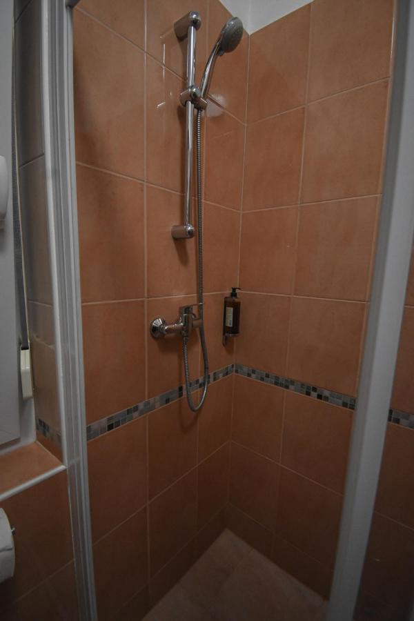 Apartment Apartmaji Sobe Zvezda Pobegi