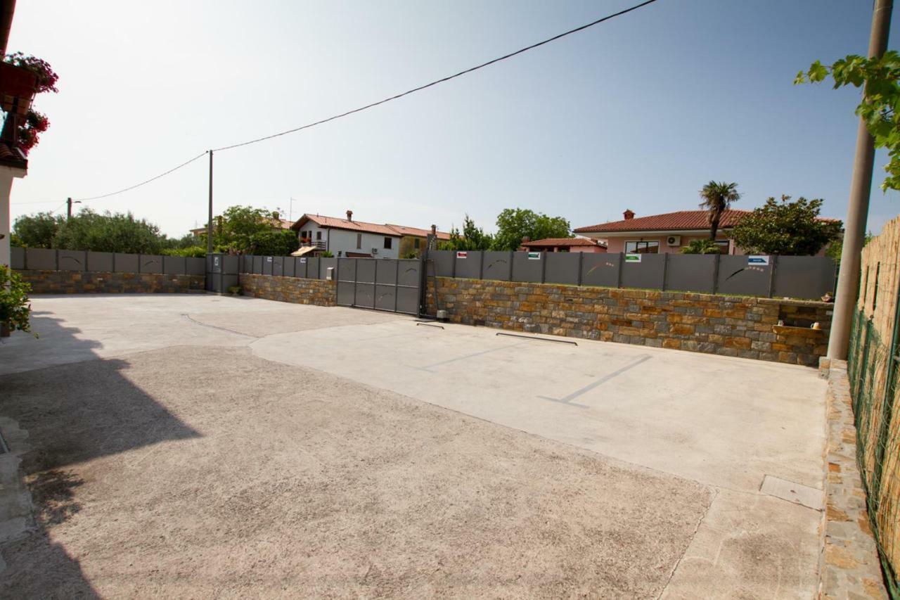 Apartmaji Sobe Zvezda Pobegi
