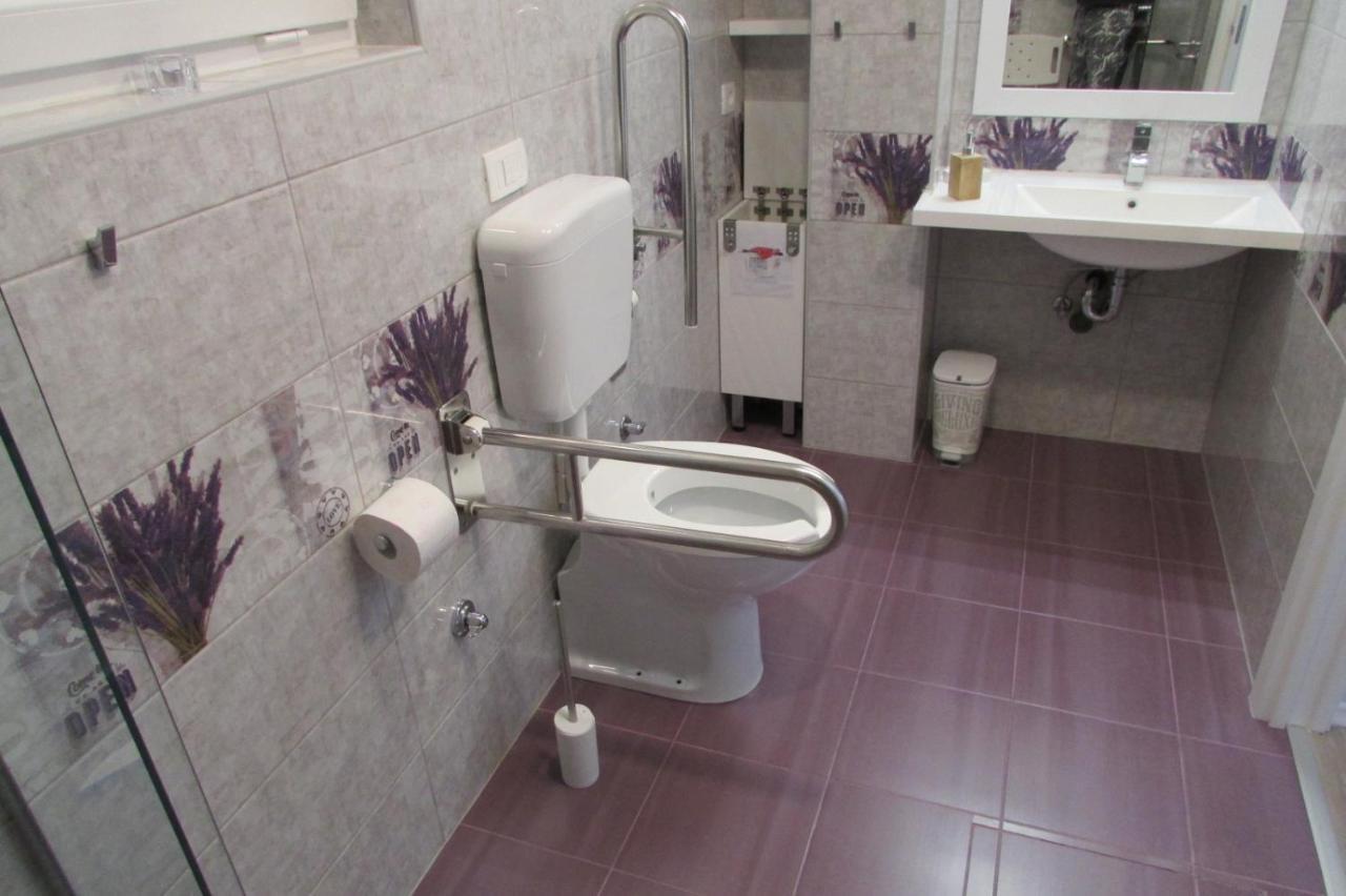 Apartment Apartmaji Sobe Zvezda *